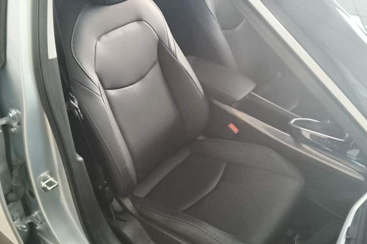 Used Chevrolet Menlo 2023 Starry Edition Right Front Seat