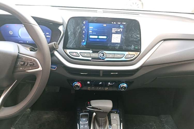 Used Chevrolet Menlo 2023 Starry Edition Audio And AC Panel