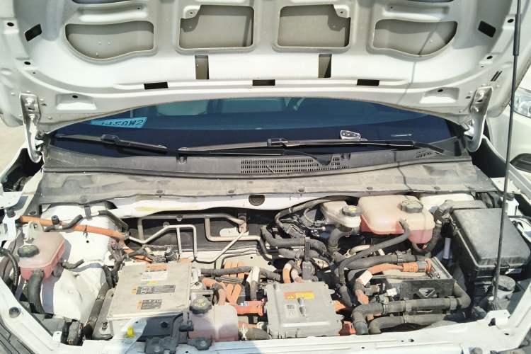 Used Chevrolet Menlo 2023 Star Enjoy Edition Engine Bay