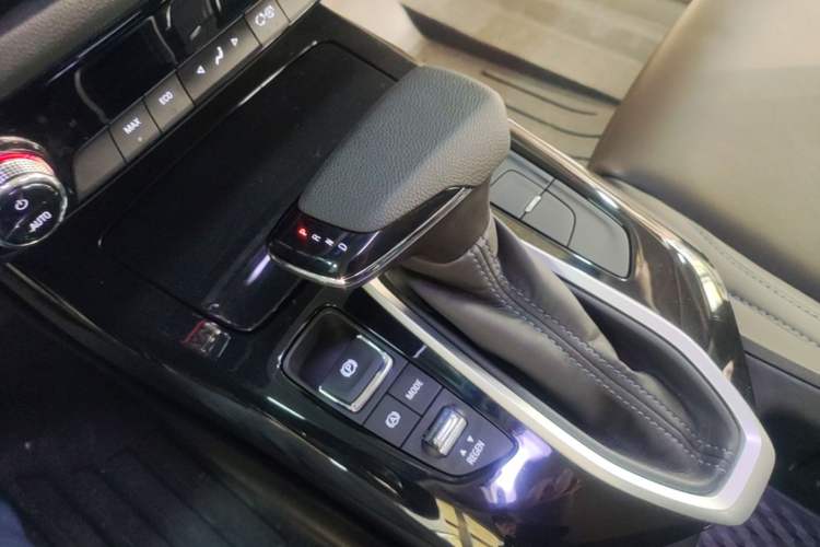 Used Chevrolet Menlo 2023 Star Enjoyment Version Plus Gear Lever