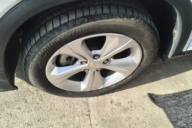 Used Chevrolet Menlo 2023 Star Enjoy Edition Left Front Wheel Hub