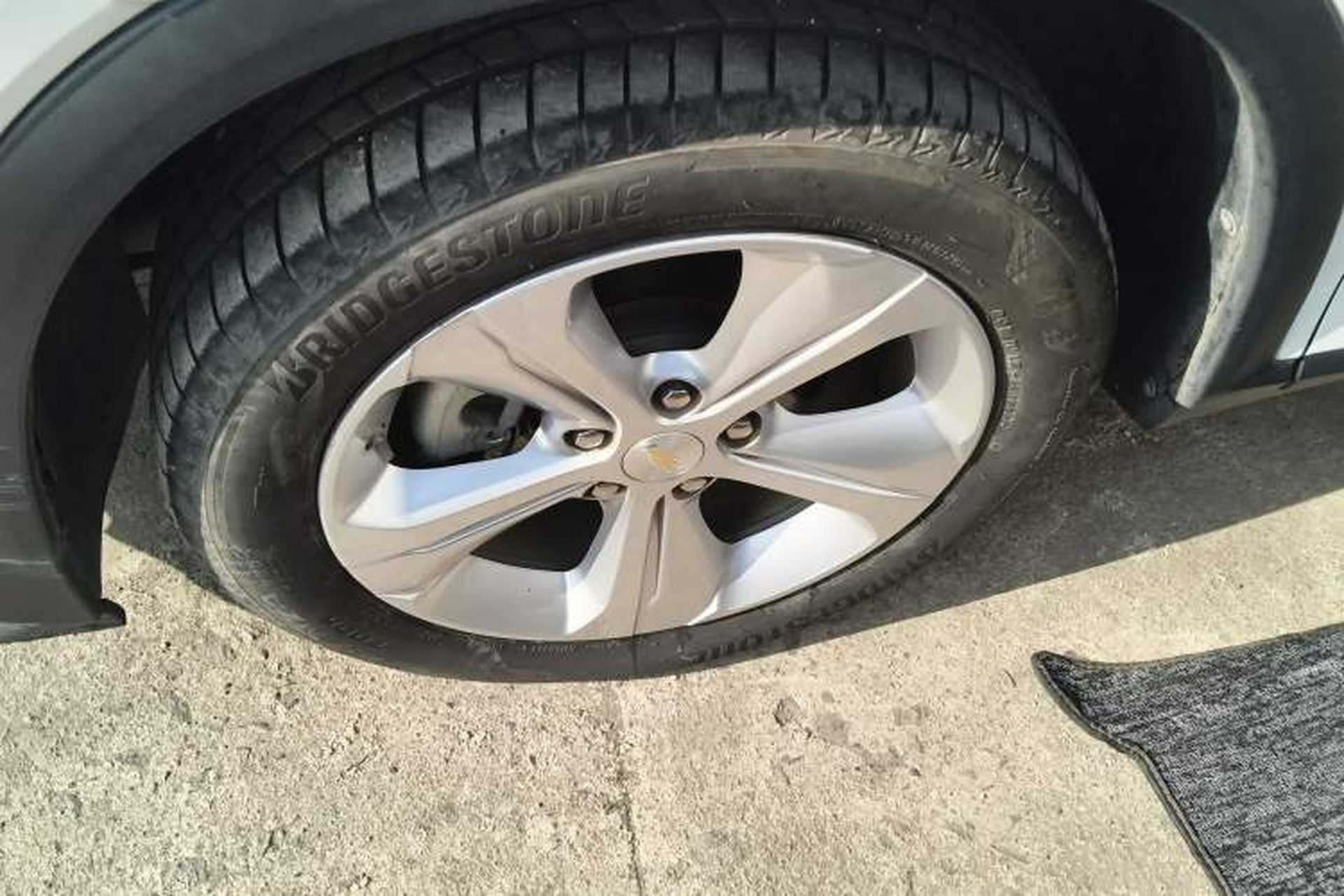 Used Chevrolet Menlo 2023 Star Enjoy Edition Left Front Wheel Hub