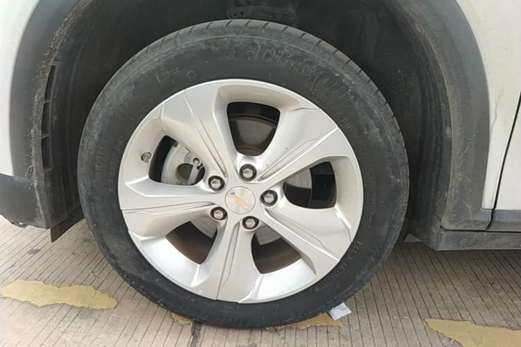 Used Chevrolet Menlo 2023 Star Enjoyment Version Plus Left Front Wheel Hub