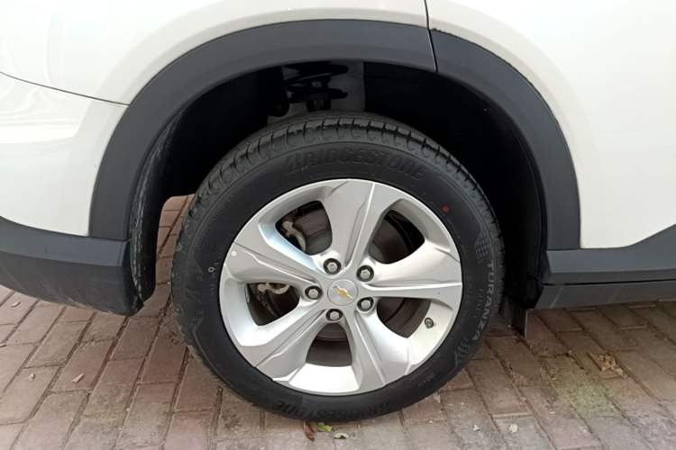 Used Chevrolet Menlo 2023 Starry Edition Right Rear Wheel Hub