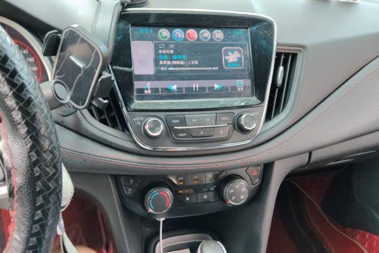 Used Chevrolet Monza 2019 RS 330T Automatic Comfort Edition China VI Standard Audio And AC Panel