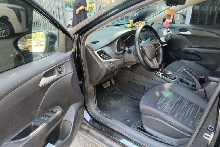Used Chevrolet Monza 2019 Redline 320T Dual-Clutch Joyful Edition China VI Standard Driver Seat