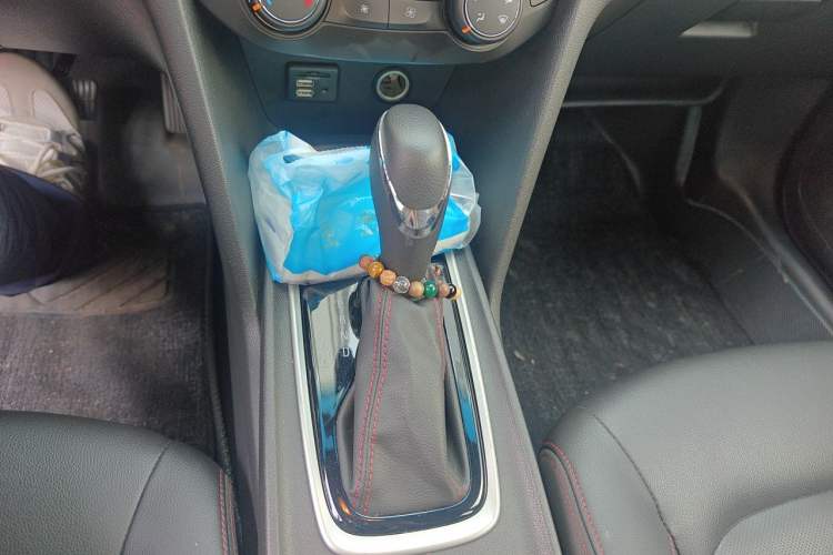 Used Chevrolet Monza 2019 RS 330T Automatic Comfort Edition China VI Standard Gear Lever