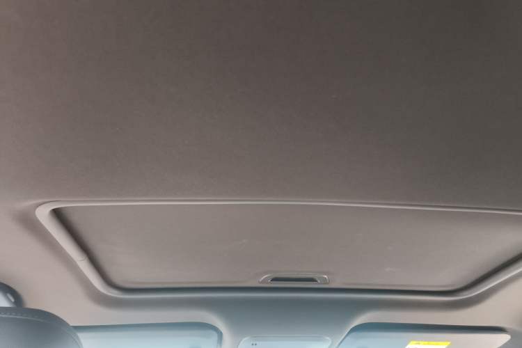 Used Chevrolet Monza 2019 RS 330T Automatic Comfort Edition China VI Standard Headliner
