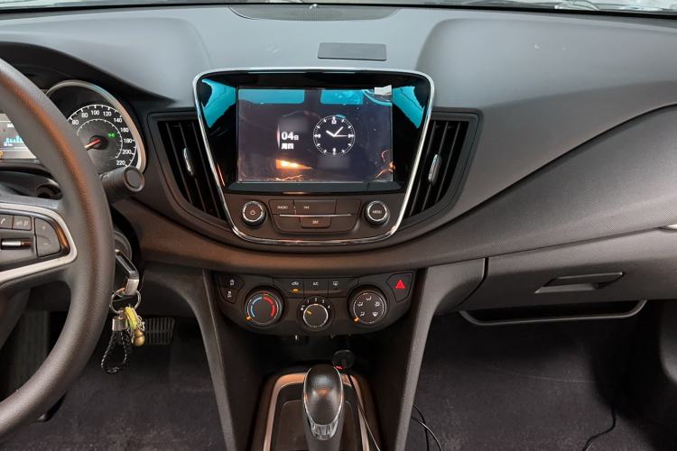 Used Chevrolet Monza 2019 Redline 320T Dual-Clutch Joyful Edition China VI Standard Interior 15