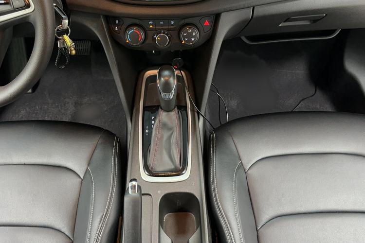 Used Chevrolet Monza 2019 Redline 320T Dual-Clutch Joyful Edition China VI Standard Interior 9
