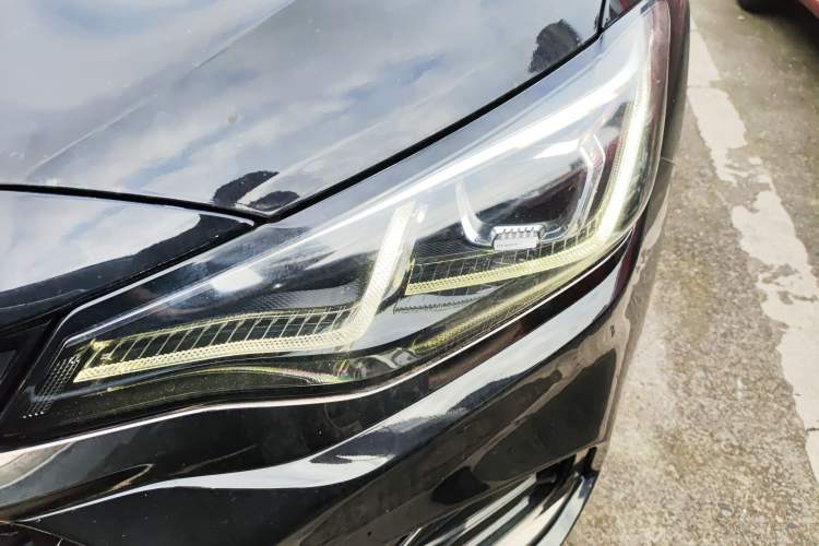 Used Chevrolet Monza 2019 RS 330T Automatic Sporty Edition China VI Standard Left Front Headlight
