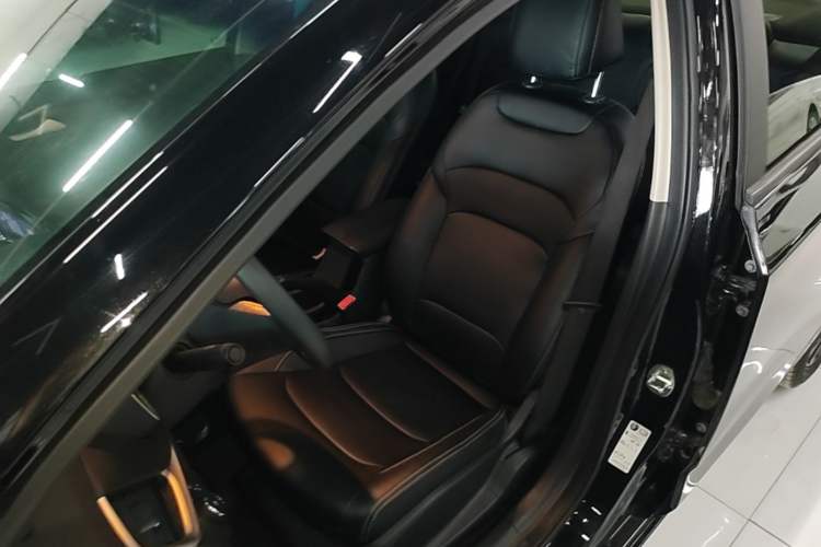 Used Chevrolet Monza 2019 Redline 320T Dual-Clutch Joyful Edition China VI Standard Left Front Seat