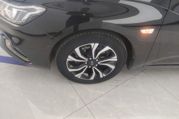 Used Chevrolet Monza 2019 RS 330T Automatic Sporty Edition China VI Standard Left Front Wheel Hub