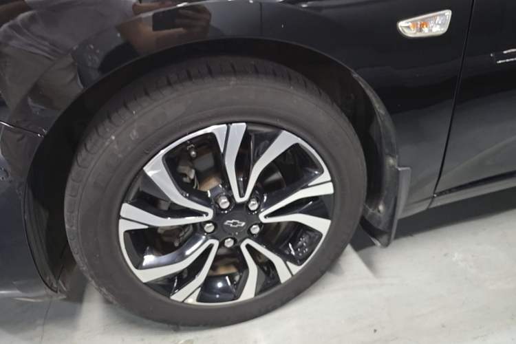 Used Chevrolet Monza 2019 RS 330T Automatic Sporty Edition China VI Standard Left Front Wheel Hub
