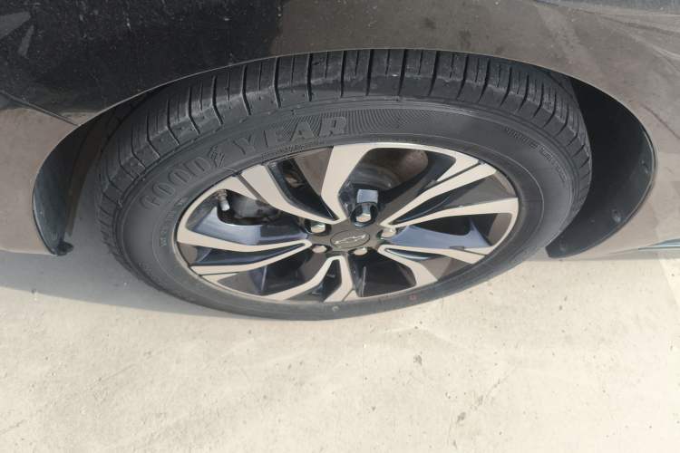 Used Chevrolet Monza 2019 RS 330T Automatic Comfort Edition China VI Standard Left Front Wheel Hub