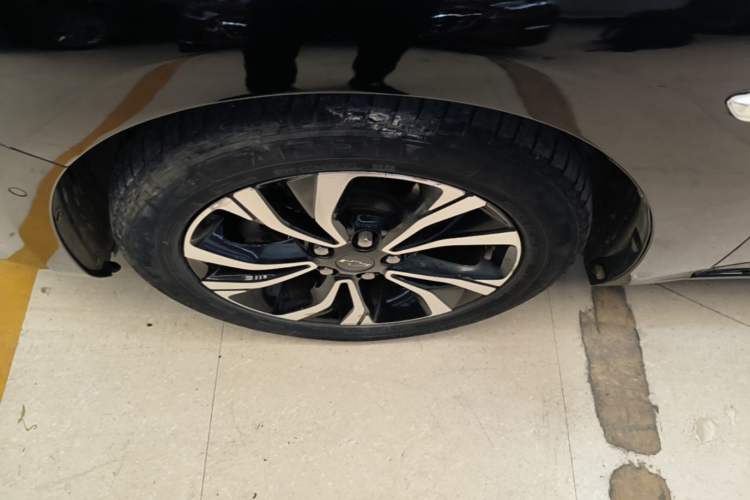 Used Chevrolet Monza 2019 RS 330T Automatic Sporty Edition China VI Standard Left Front Wheel Hub