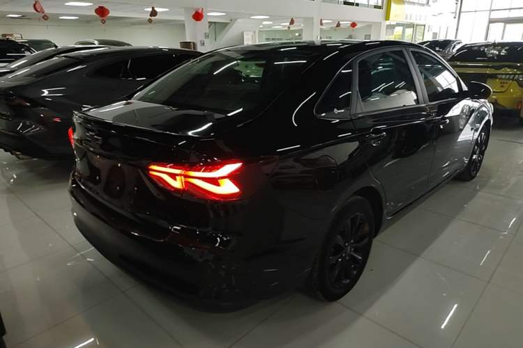 Used Chevrolet Monza 2019 Redline 320T Dual-Clutch Joyful Edition China VI Standard Rear Right 45 Deg