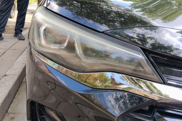 Used Chevrolet Monza 2019 RS 330T Automatic Comfort Edition China VI Standard Right Front Headlight
