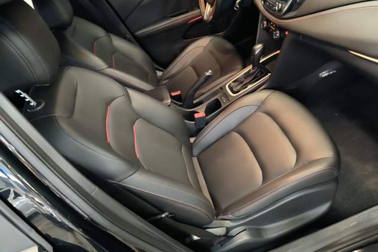 Used Chevrolet Monza 2019 RS 330T Automatic Sporty Edition China VI Standard Right Front Seat