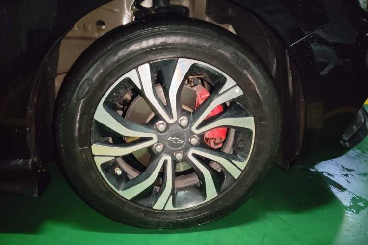 Used Chevrolet Monza 2019 RS 330T Automatic Comfort Edition China VI Standard Right Front Wheel Hub