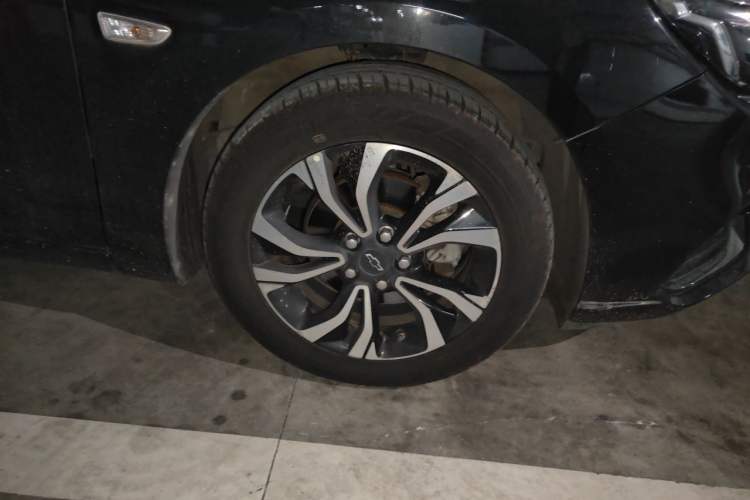 Used Chevrolet Monza 2019 RS 330T Automatic Comfort Edition China VI Standard Right Front Wheel Hub