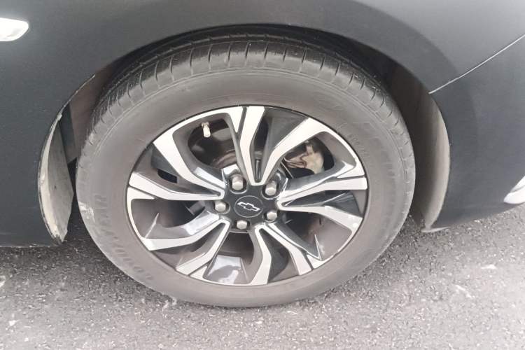 Used Chevrolet Monza 2019 RS 330T Automatic Sporty Edition China VI Standard Right Front Wheel Hub