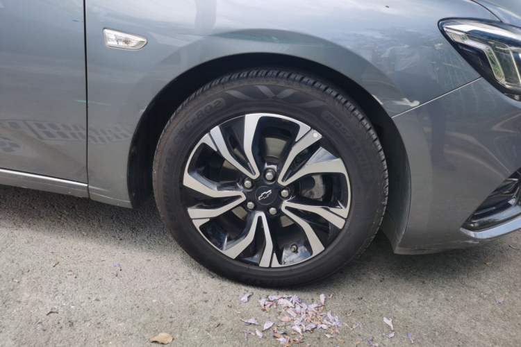 Used Chevrolet Monza 2019 RS 330T Automatic Comfort Edition China VI Standard Right Front Wheel Hub