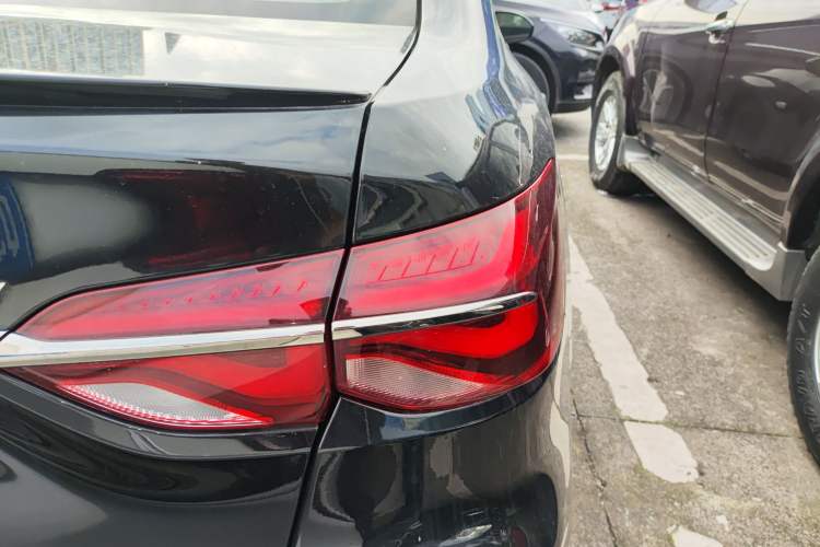 Used Chevrolet Monza 2019 RS 330T Automatic Sporty Edition China VI Standard Right Rear Taillight