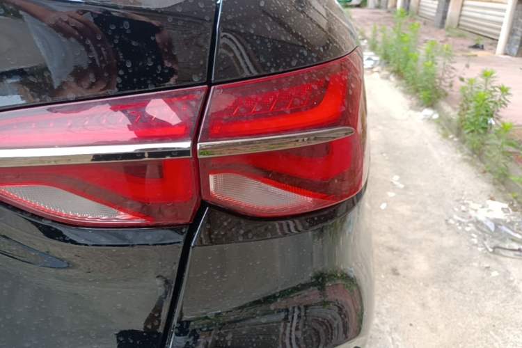 Used Chevrolet Monza 2019 RS 330T Automatic Comfort Edition China VI Standard Right Rear Taillight