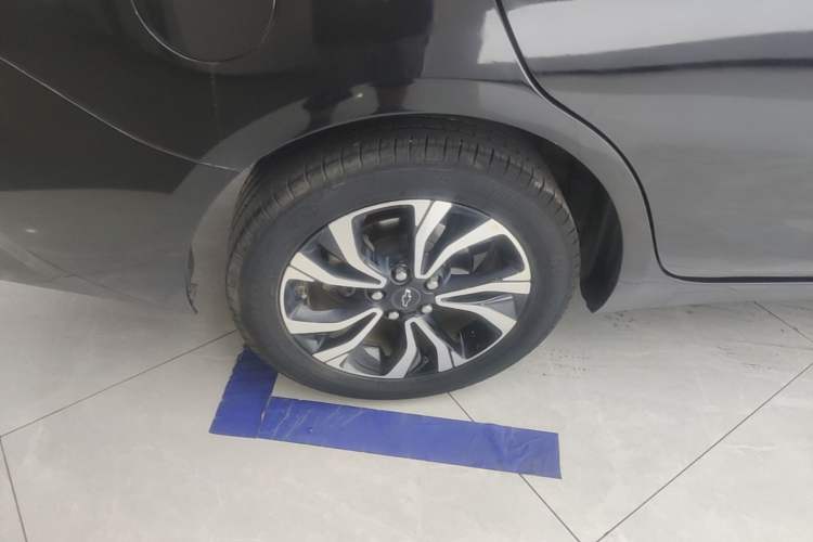 Used Chevrolet Monza 2019 RS 330T Automatic Sporty Edition China VI Standard Right Rear Wheel Hub