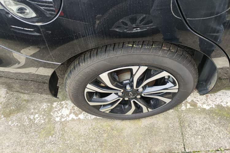 Used Chevrolet Monza 2019 RS 330T Automatic Sporty Edition China VI Standard Right Rear Wheel Hub