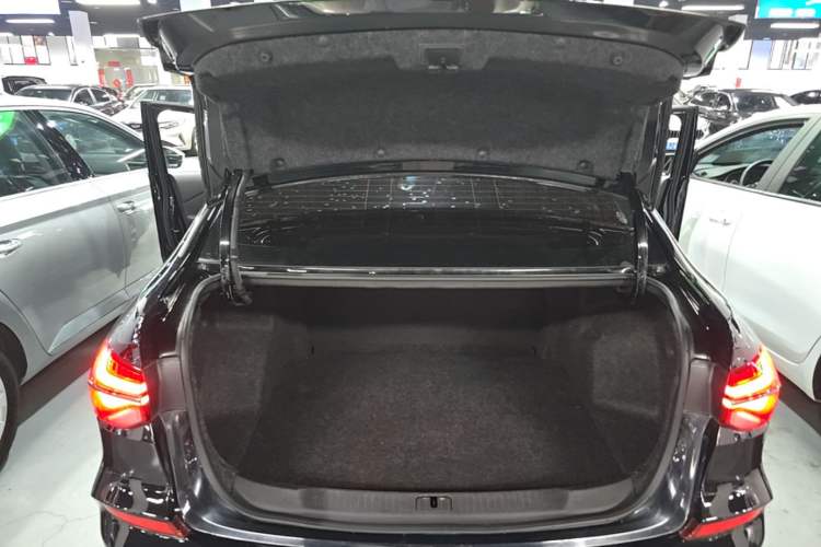 Used Chevrolet Monza 2019 RS 330T Automatic Sporty Edition China VI Standard Trunk