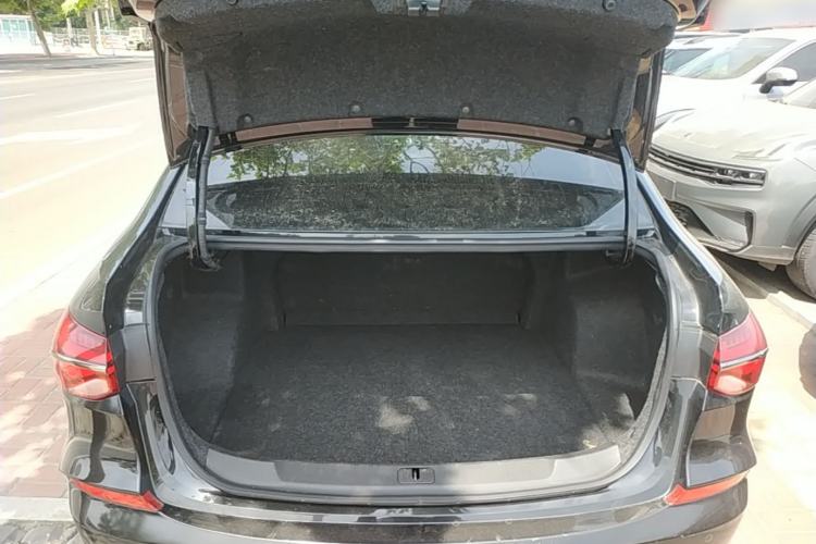 Used Chevrolet Monza 2019 RS 330T Automatic Comfort Edition China VI Standard Trunk