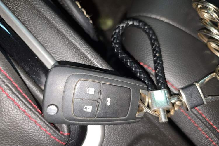 Used Chevrolet Monza 2019 RS 330T Automatic Sporty Edition China VI Standard Vehicle Key