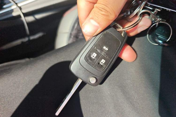 Used Chevrolet Monza 2019 RS 330T Automatic Comfort Edition China VI Standard Vehicle Key