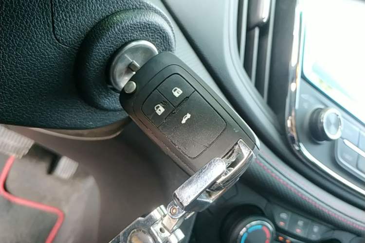 Used Chevrolet Monza 2019 RS 330T Automatic Comfort Edition China VI Standard Vehicle Key
