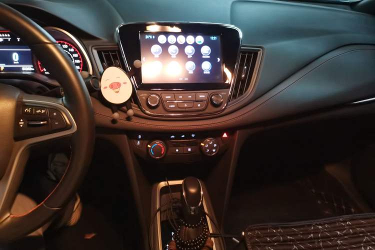 Used Chevrolet Monza 2019 RS 330T Automatic Comfort Edition China VI Standard Audio And AC Panel