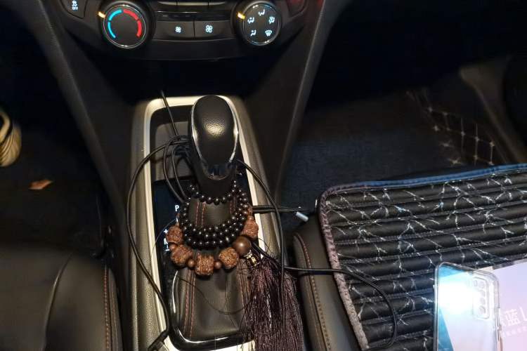 Used Chevrolet Monza 2019 RS 330T Automatic Comfort Edition China VI Standard Gear Lever