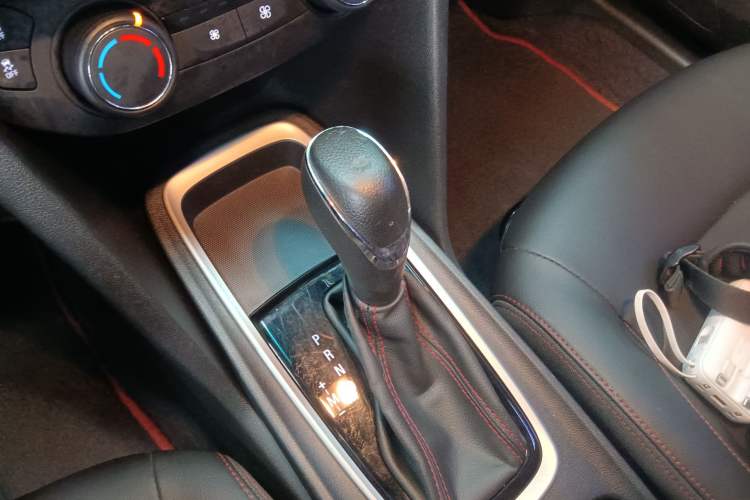 Used Chevrolet Monza 2019 RS 330T Automatic Comfort Edition China VI Standard Gear Lever