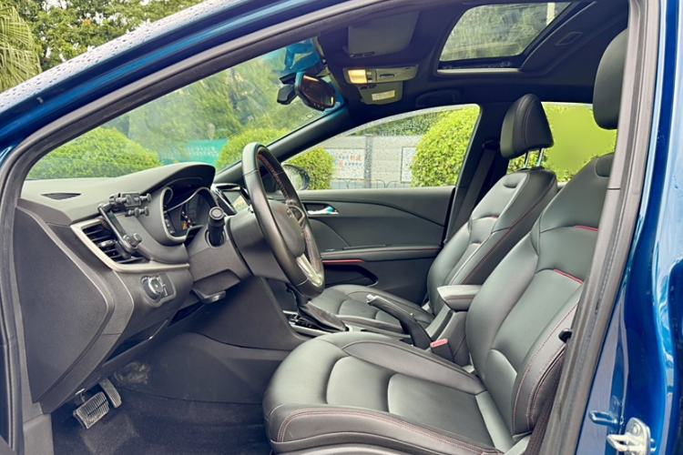 Used Chevrolet Monza 2019 RS 330T Automatic Comfort Edition China VI Standard Interior 3