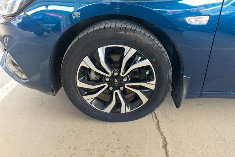 Used Chevrolet Monza 2019 RS 330T Automatic Comfort Edition China VI Standard Left Front Wheel Hub