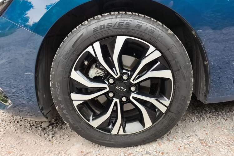 Used Chevrolet Monza 2019 RS 330T Automatic Comfort Edition China VI Standard Left Front Wheel Hub