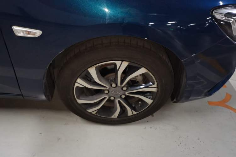 Used Chevrolet Monza 2019 RS 330T Automatic Comfort Edition China VI Standard Right Front Wheel Hub