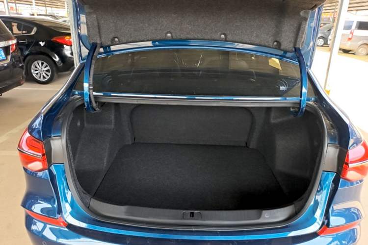 Used Chevrolet Monza 2019 RS 330T Automatic Comfort Edition China VI Standard Trunk