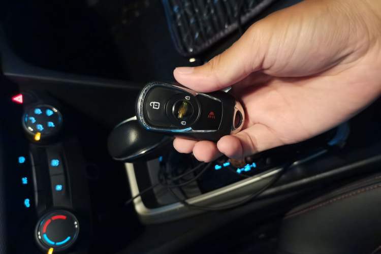 Used Chevrolet Monza 2019 RS 330T Automatic Comfort Edition China VI Standard Vehicle Key