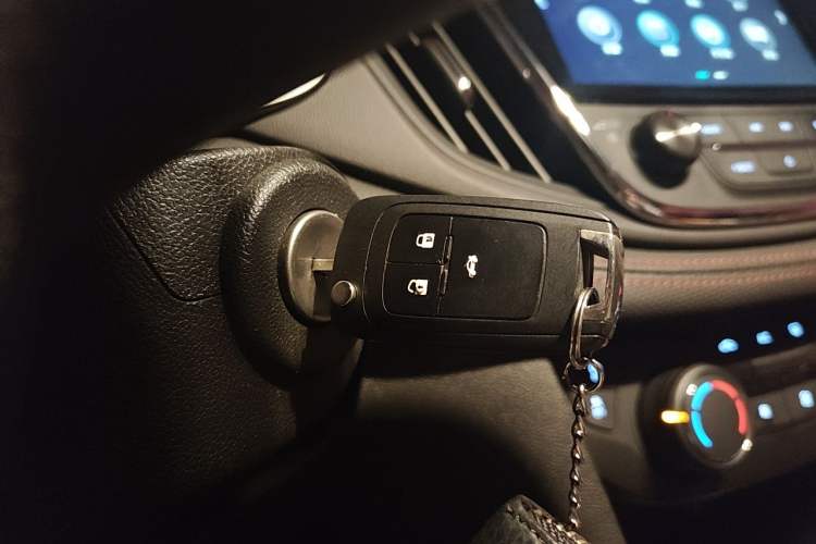 Used Chevrolet Monza 2019 RS 330T Automatic Comfort Edition China VI Standard Vehicle Key