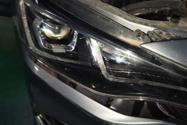 Used Chevrolet Monza 2019 RS 330T Automatic Comfort Edition China VI Standard Right Front Headlight