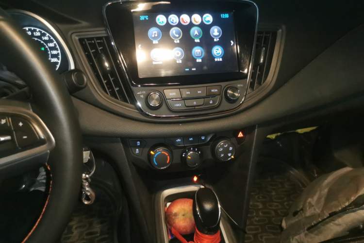 Used Chevrolet Monza 2019 Redline 320T Dual-Clutch Sporty Version China VI Standard Audio And AC Panel