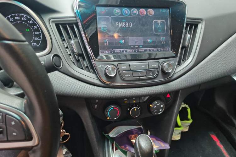 Used Chevrolet Monza 2019 Redline 320T Dual-Clutch Sporty Version China VI Standard Audio And AC Panel