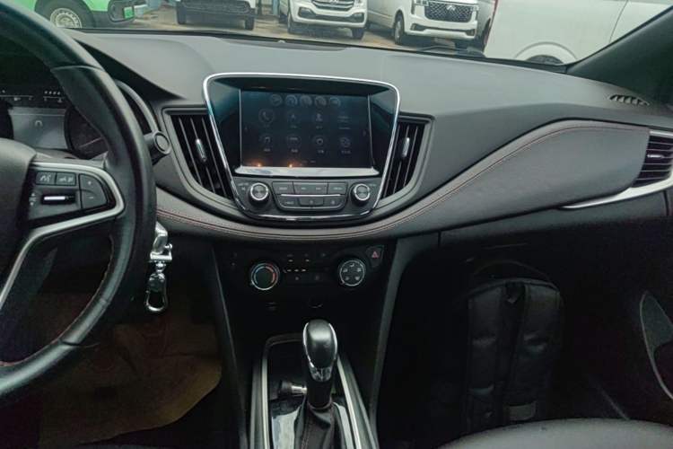 Used Chevrolet Monza 2019 RS 330T Automatic Comfort Edition China VI Standard Audio And AC Panel